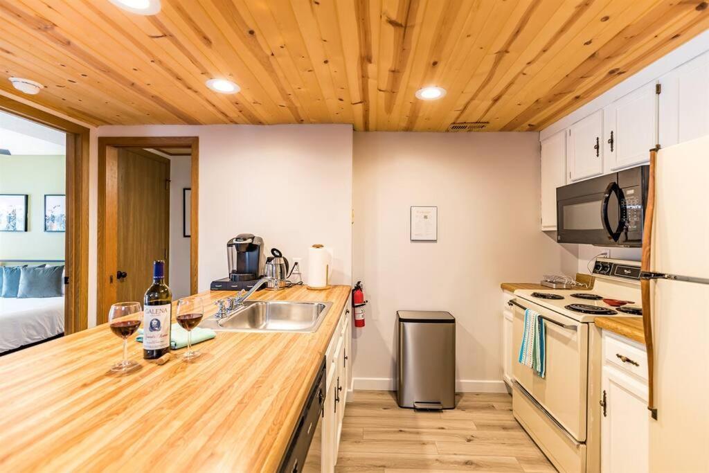 Peaceful 2-Bedroom Townhome Retreat W/Wooded View Galena Exterior foto